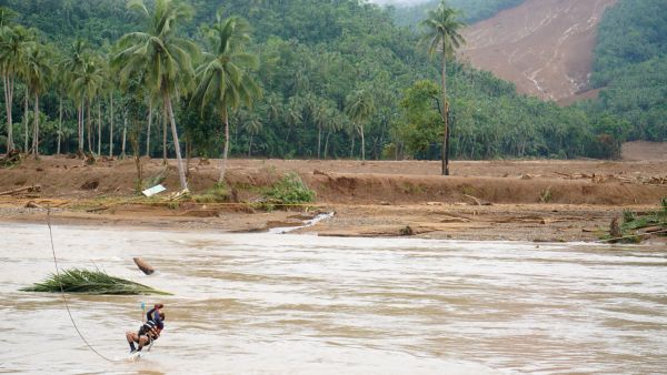 Floods kill 59 in Philippines  