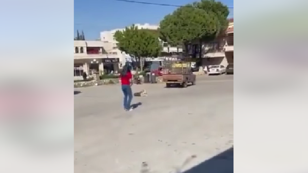 امرأة لبنانية تثير الغضب على مواقع التواصل