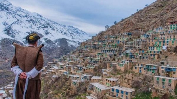 الأكراد.. حبٌ من طرف واحد