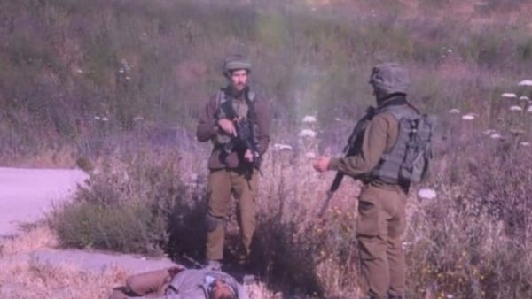 الاحتلال الإسرائيلي يطلق النار على فلسطيني قرب حاجز جنوب نابلس