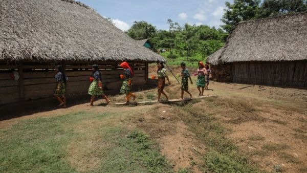 شعب "كونا" يتشبث بتقاليده بعيدا عن الحداثة