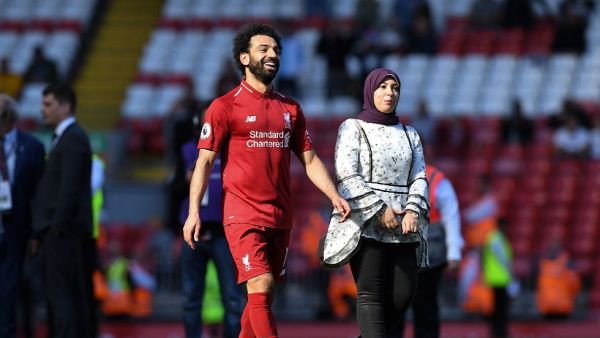 محمد صلاح برفقة زوجته ماجي صادق