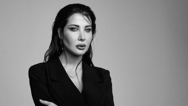 نانسي عجرم بإطلالة جريئة وناعمة من تصميم اليزابيتا فرانكي