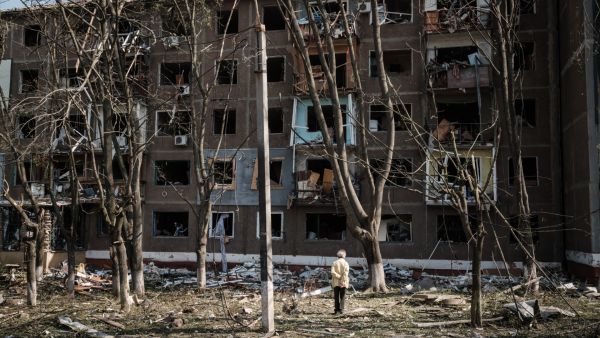 Australia sanctions 110 Russians over Ukraine war