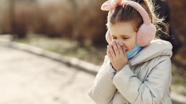 طبيب البوابة: الفرق بين السعال الطبيعي وسعال كورونا