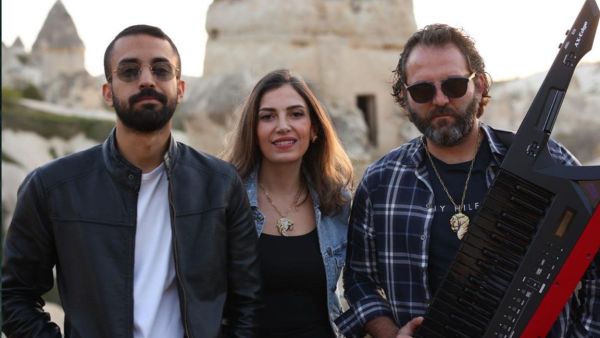 The band consists of two lead singers, Ali and Saad Khair 