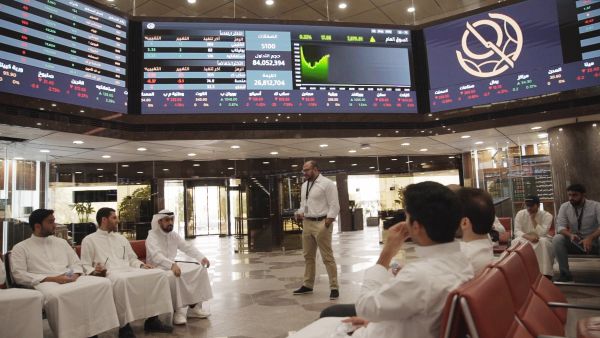 Boursa Kuwait Gives Tour to Students at the American University of Kuwait to Raise Capital Market Awareness