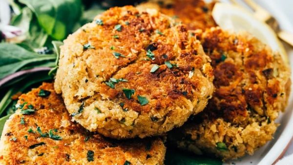 فطائر التونة بصلصة الباربيكيو