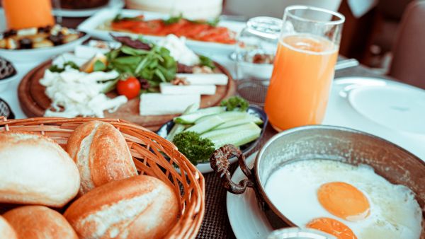 أفكار متنوعة لوجبة الفطور في أول أيام عيد الفطر 