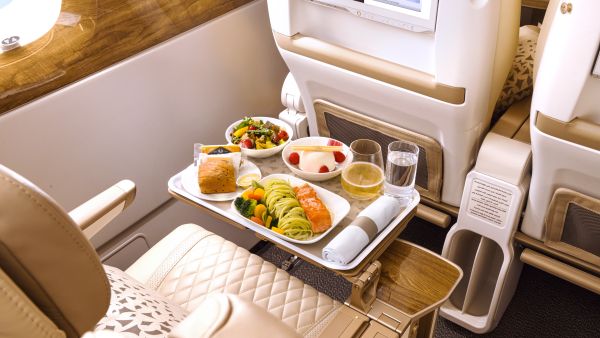 بدء نشر المنتج الجديد على مسارات A380 كثيفة الحركة، إلى لندن هيثرو وباريس شارل ديغول وسيدني وكرايستشيرش طيران الإمارات تطلق تجربة "السياحية الممتازة" كاملةً في "سوق السفر"