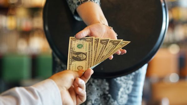 Rhode Island waitress surprised with $810 tip on $48.17 bill
