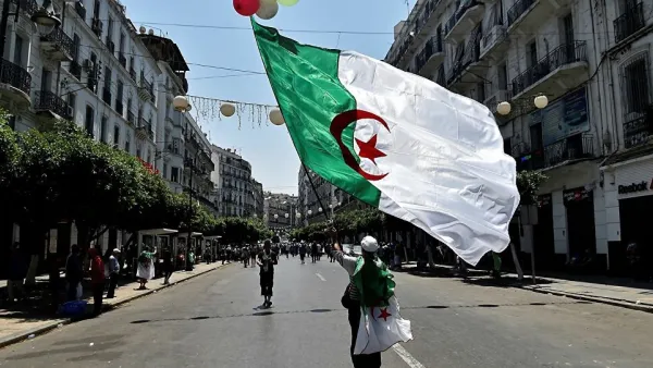 الجزائر، آخر الجمهوريات السوفياتية في سوق الإصلاح