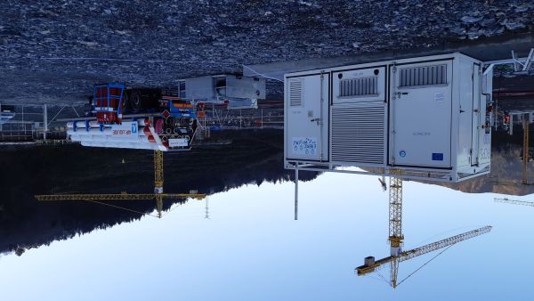This milestone took place in the construction work for the Norte III Penitentiary Complex in San Sebastian, Spain. It is the first time in the world that this operation has been completed. ACCIONA Operates a Tower Crane Based on a Portable Zero-Emission Electricity Generator Based on Hydrogen