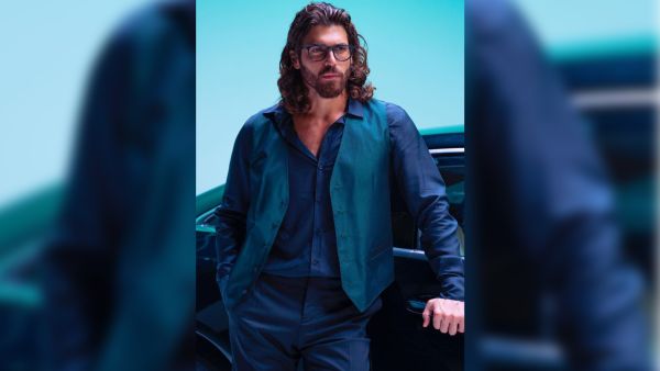 Italy's filming festival 2022 awarded Turkish actor Can Yaman  Italy's filming festival 2022 awarded Turkish actor Can Yaman