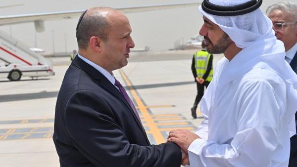 بينيت في الإمارات