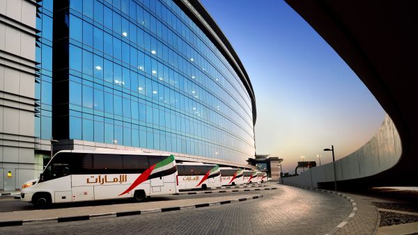 تعد طيران الإمارات الناقلة الوحيدة التي حصلت على جوائز السلامة لثلاث سنوات متتالية طيران الإمارات تحصد ثلاثية ذهبية في السلامة للعام الثالث