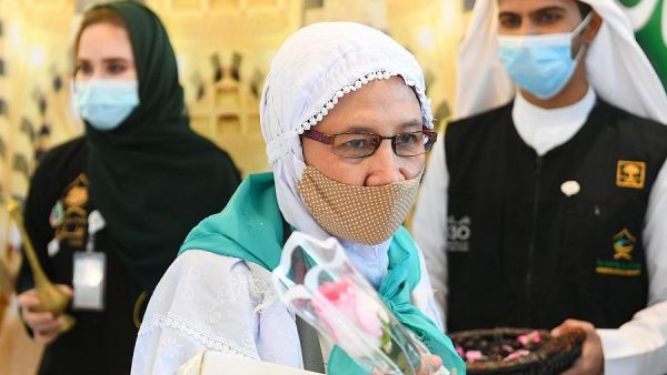 استقبال الحجاج القادمين من اندونيسيا