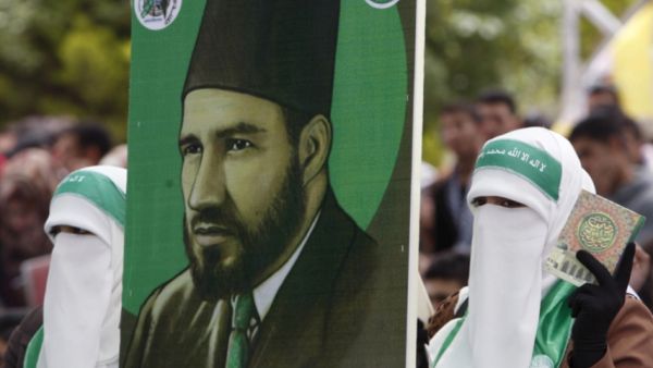  أسقط المجلس عضوية أكثر من عشرة أعضاء بارزين آخرين منهم حلمي الجزار، ومحمد جمال حشمت.