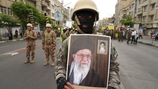  الحكومة الملالي الديكتاتورية في أضعف موقف ممكن