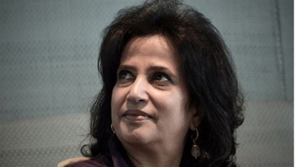 على "جدار المحبة" في الهيئة عبارات تشيد وتمجد موقف مي آل خليفة من التطبيع مع الاحتلال