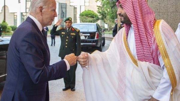 Biden (L) Saudi Crown Prince 
