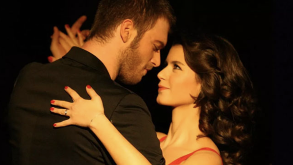 Beren Saat and Kıvanç Tatlıtuğ