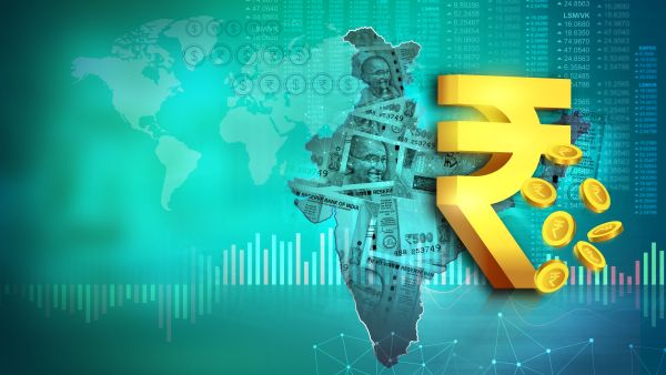Oil Drop Pushes Indian Rupee Up to 79.99 per Dollar