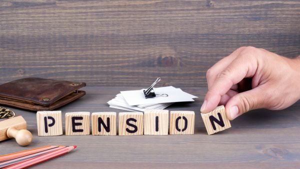 UAE Raises Pensions of Nationals Working in Abu Dhabi's Public Schools to 80% 