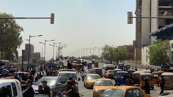 مؤيدو الصدر ينسحبون من مقار الاعتصامات