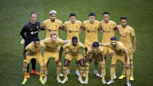 فريق برشلونة (المصدر: أ ف ب)