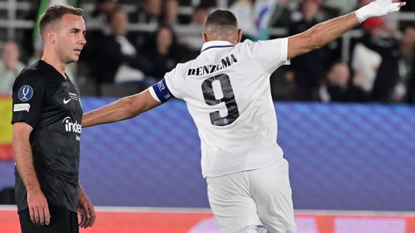 بنزيمة يقود ريال مدريد للقب جديد (المصدر: أ ف ب)