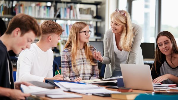 عبارات تحفيزية للطلاب والمعلمين