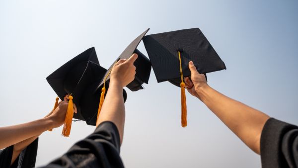 كلمات جميلة للتهنئة بالنجاح في التوجيهي
