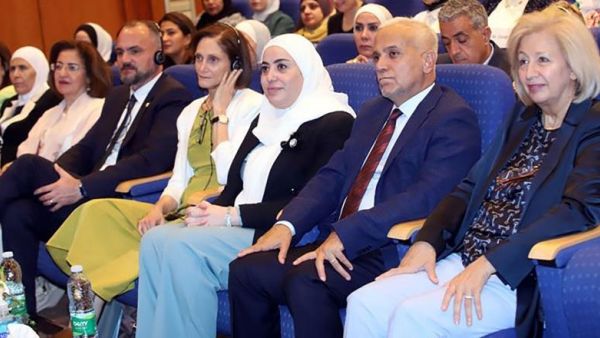 Women guests 