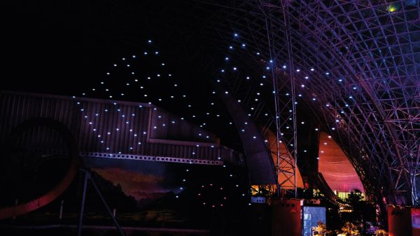 Drone-Show. Catch the last weekend of Italian Summer at Ferrari World Abu Dhabi