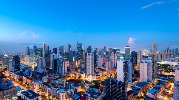 ستتم خدمة الرحلتين اليوميتين عبر طائرة بوينغ 787 دريملاينر، التي تعد واحدة من أكثر الطائرات حداثة وكفاءة من حيث استهلاك الوقود في الأجواء. الاتحاد للطيران تعلن عن تشغيل رحلتين يوميًا إلى مانيلا