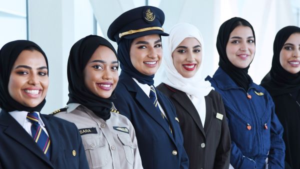شراكة جديدة مع كلية إنسياد لتقديم برنامج قيادي للمديرات التنفيذيات الإماراتيات مجموعة الإمارات تسلط الضوء على مساهمة المرأة الإماراتية في الطيران والسفر