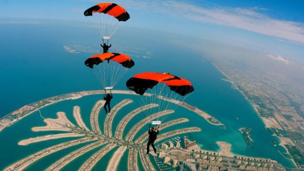 أفضل 5 وجهات للطيران المظلي في العالم