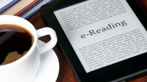 أفضل 10 تطبيقات لقراءة الكتب الإلكترونية في عام 2022
