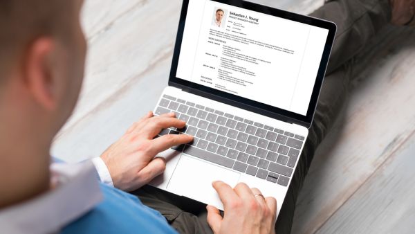 Top 5 Resume Builder Apps in 2022
