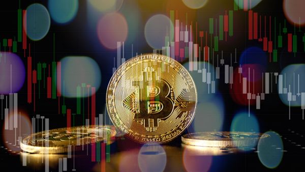 أسعار العملات الرقمية: البيتكوين يرتفع إلى 23 ألف دولار