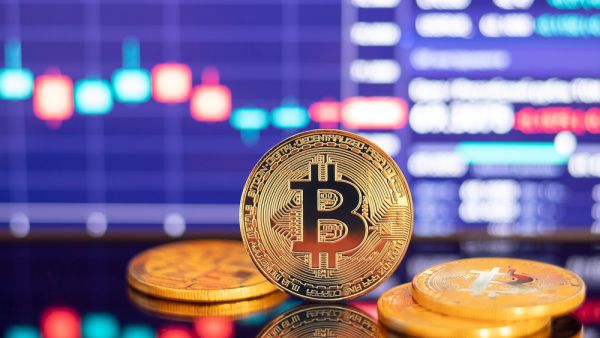 أسعار العملات الرقمية: البيتكوين متمسك بمستوى الـ 23 ألف دولار