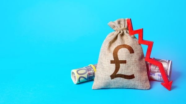 UK: GDP Plummets 11 Percent in 2020, Worst Since 1709