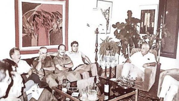 شارون التقى بـ بشير الجميل