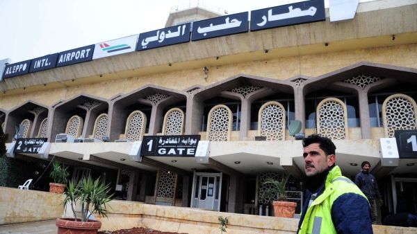  مطار حلب الدولي الذي تعرض لغارات اسرائيلية يوم الاربعاء الماضي 