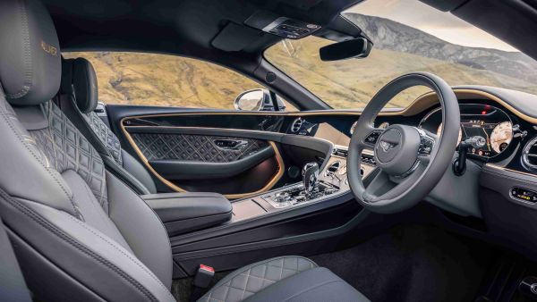Continental GT الأسرع والأكثر ديناميكية وفخامة Bentley تقدّم Continental GT الأسرع والأكثر ديناميكية وفخامة للآن