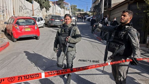 جنود جيش الاحتلال اطلقو النار على المهاجم 