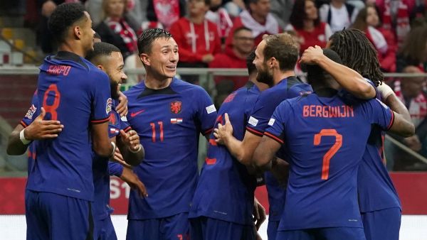 (Photo by JANEK SKARZYNSKI / AFP) تشكيلة هولندا المتوقعة أمام بلجيكا اليوم في دوري الأمم الأوروبية