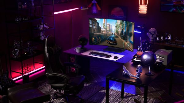 تلفزيون OLED Flex الرائد من "إل جي" يوفر تجربة ألعاب مخصصة مع إمكانية انحناء الشاشة القابلة للتعديل وجودة الصور الرائعة ومزايا الألعاب الجديدة إل جي ترتقي بتجربة الألعاب الإلكترونية إلى المستوى التالي مع أول تلفزيون OLED في العالم قابل للانحناء مقاس 42 بوصة
