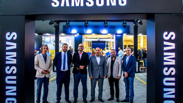 خلال الحدث "سامسونج إلكترونيكس" تحتفل مع زبائنها في معرضها في منطقة المقابلين